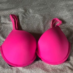 Victoria’s Secret pink wear everywhere push up